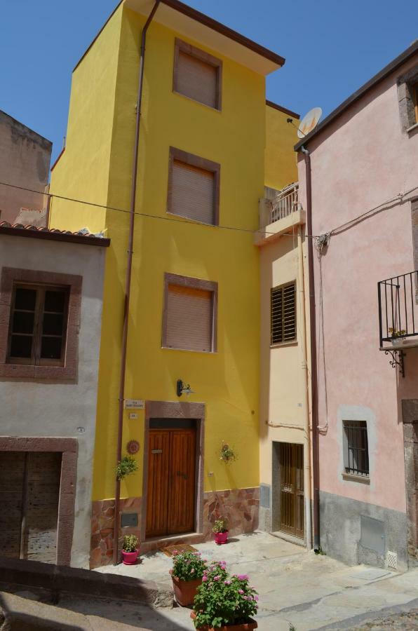 Hotel La Casa Di Angelo Bosa Exterior foto