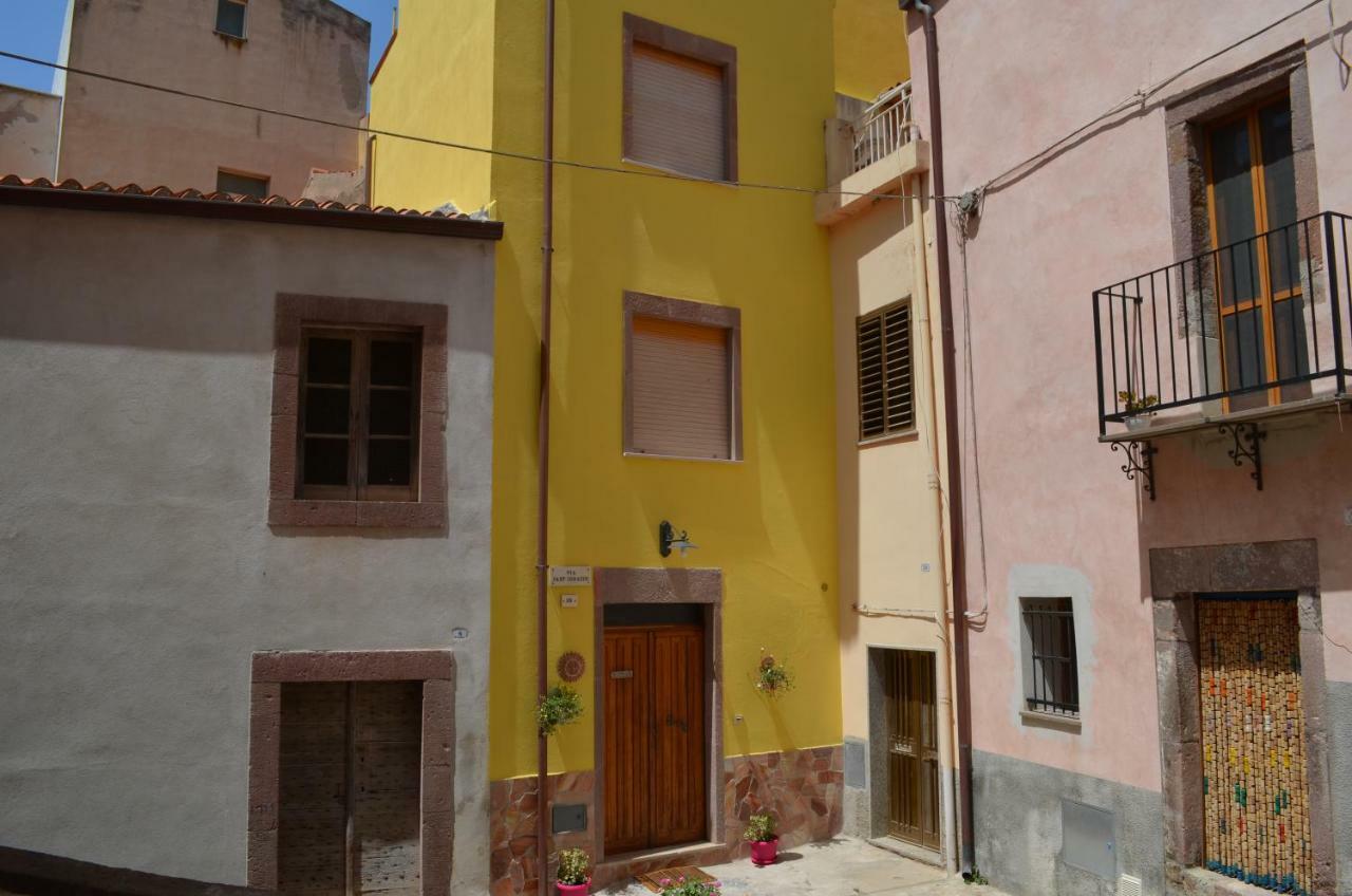 Hotel La Casa Di Angelo Bosa Exterior foto