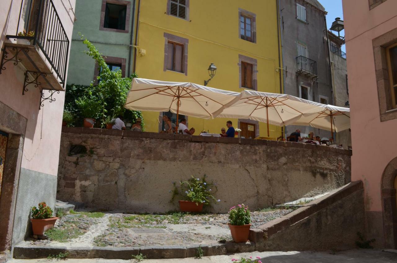 Hotel La Casa Di Angelo Bosa Exterior foto